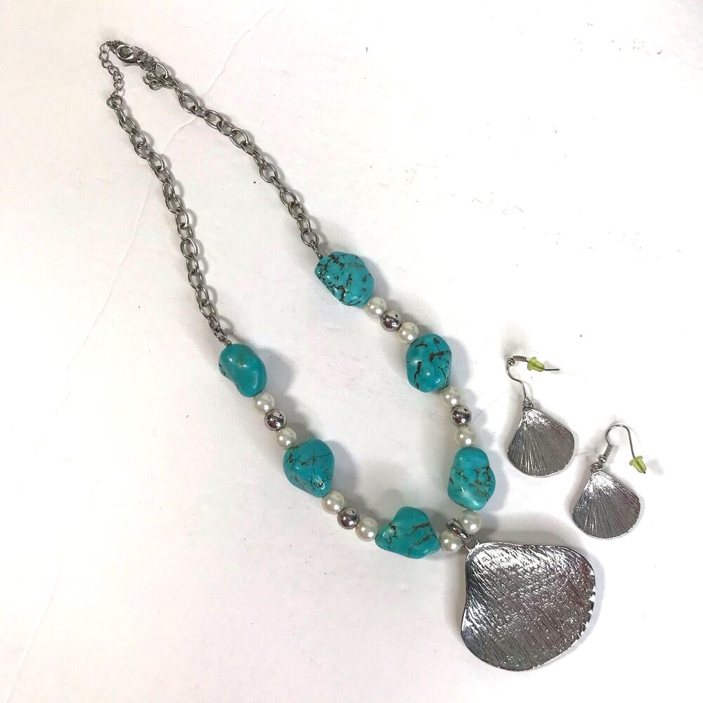 Clam Shell Princess Necklace Turquoise with Clam Dangle Drop Earrings - Picture 6 of 8